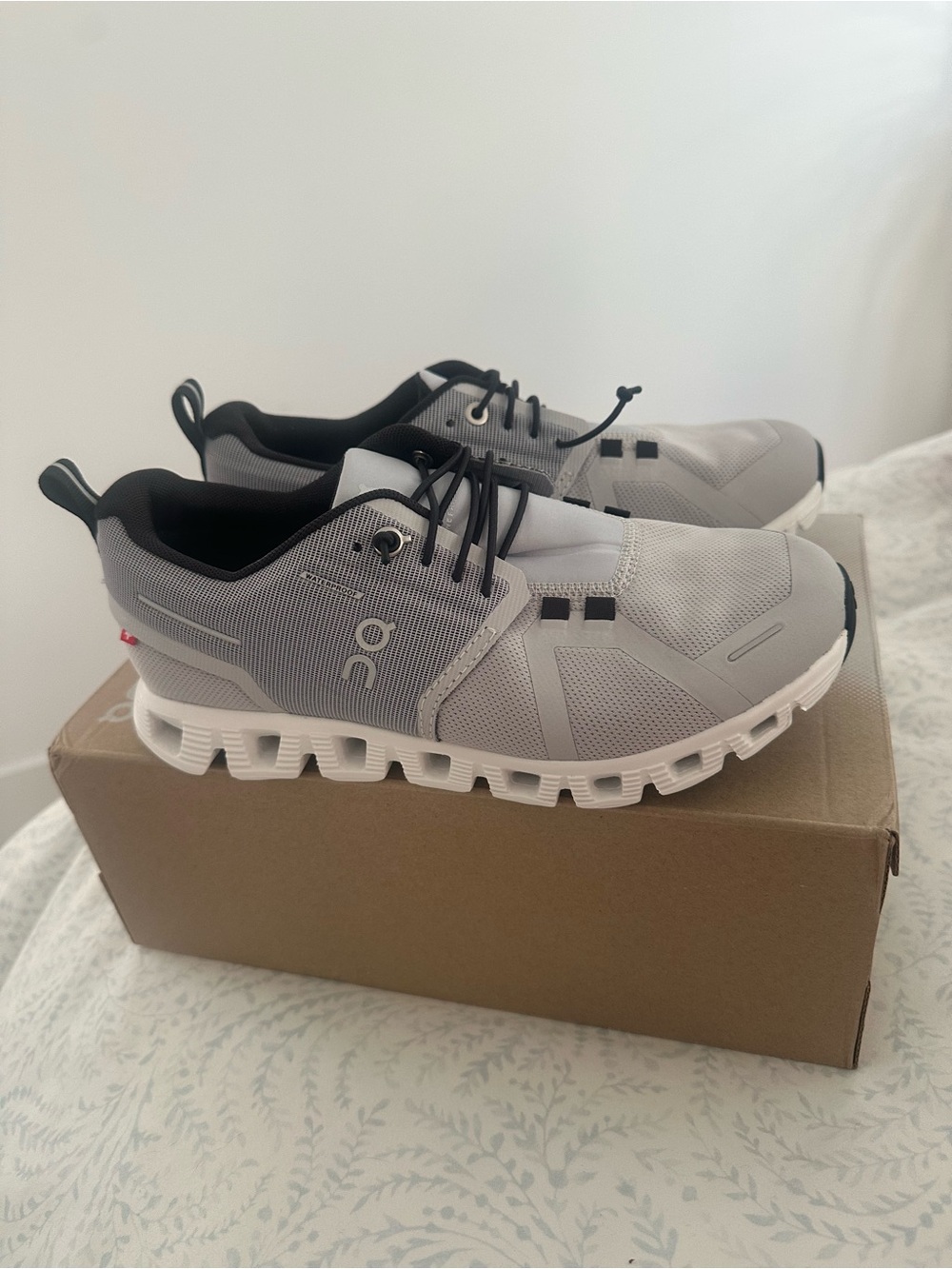 Cloud 5 Waterproof Sneakers in Glacier/White - Picture 4 of 9